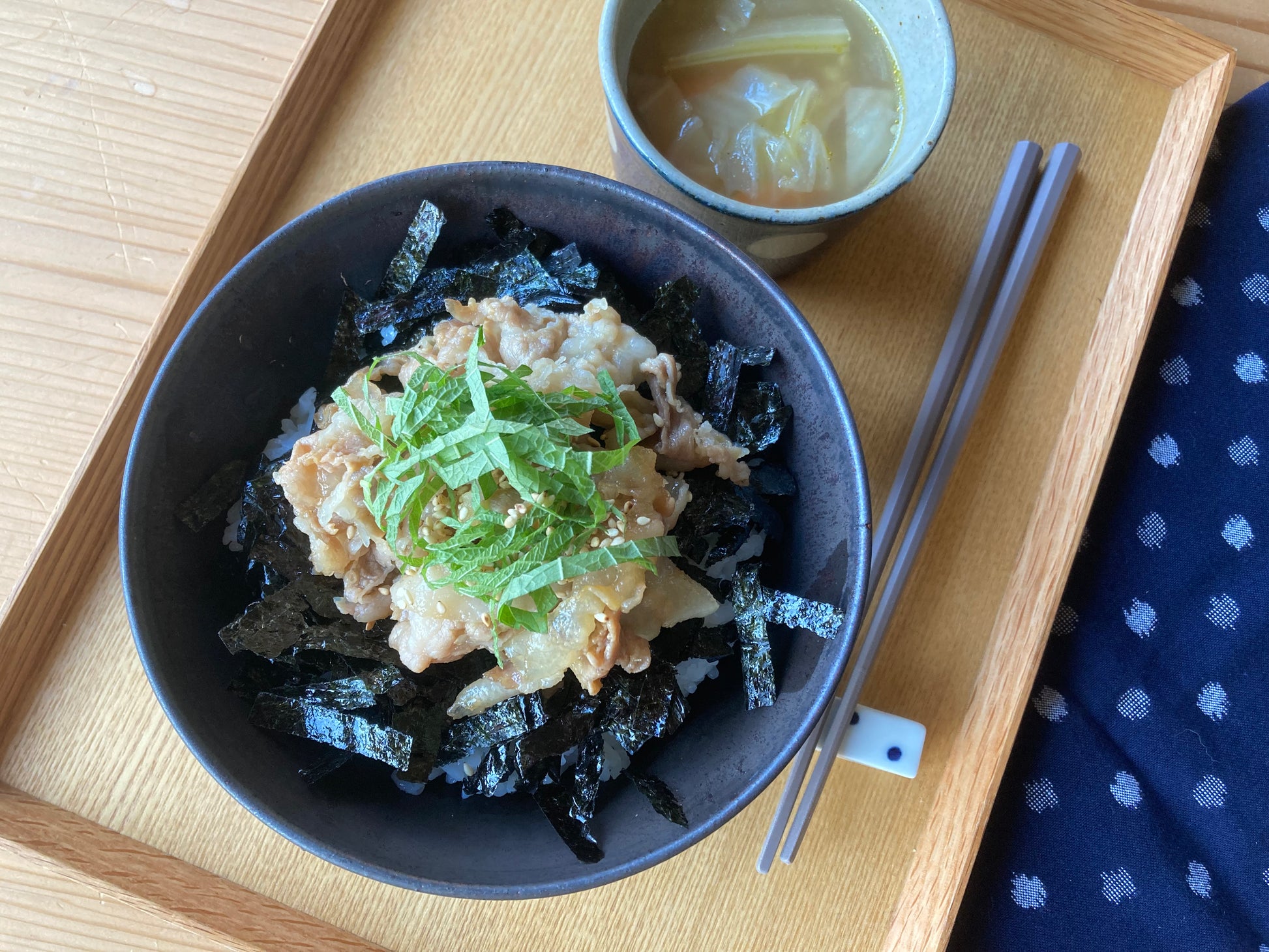 焼肉　生姜焼き丼　味もみのり